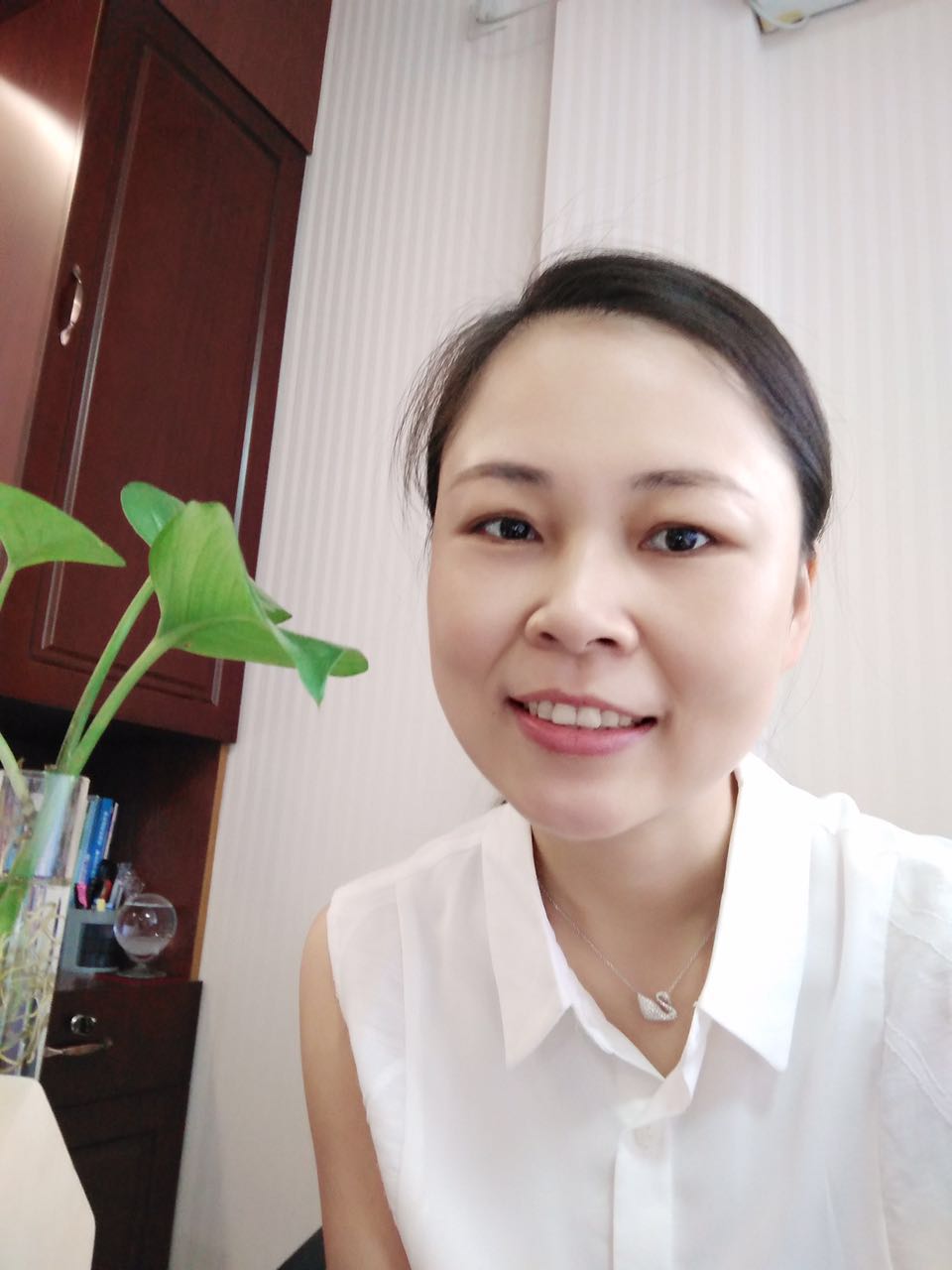 保定東陽(yáng)口腔醫(yī)院趙星醫(yī)生做牙齒瓷貼面怎么樣?附牙齒瓷貼面案例效果對(duì)比圖 保定東陽(yáng)口腔醫(yī)院趙星醫(yī)生做牙齒瓷貼面怎么樣?附牙齒瓷貼面案例效果對(duì)比圖