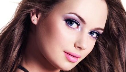 自體脂肪墊下巴自然嗎？