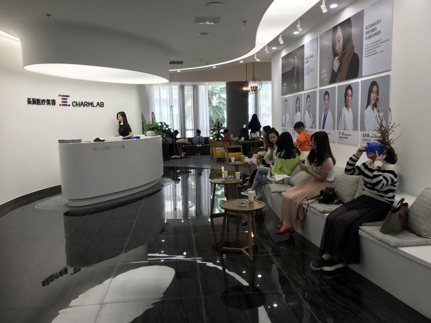 重慶長(zhǎng)良醫(yī)療美容-大廳1-017367.jpg