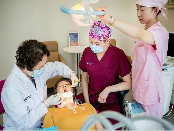 昆明藍橙口腔醫(yī)院_醫(yī)生診療室