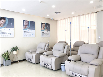 鄭州艾伯麗醫(yī)療美容醫(yī)院_輸液大廳