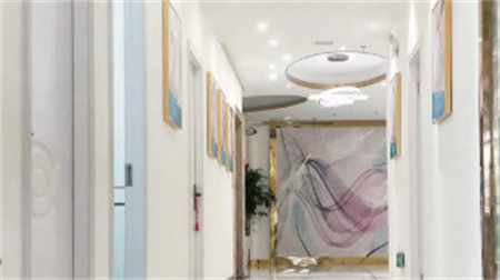 長(zhǎng)沙引導(dǎo)美醫(yī)療美容門診部_走廊