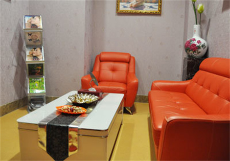 廣州天姿醫(yī)學(xué)美容門診部_候診室