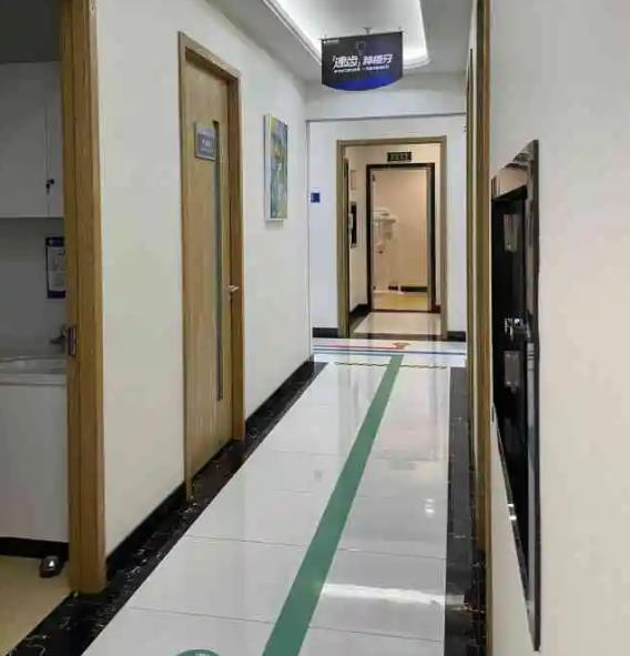南京博韻口腔門(mén)診部_走廊
