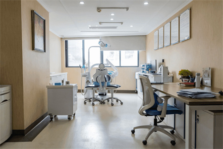 深圳鵬愛(ài)口腔醫(yī)院_診室
