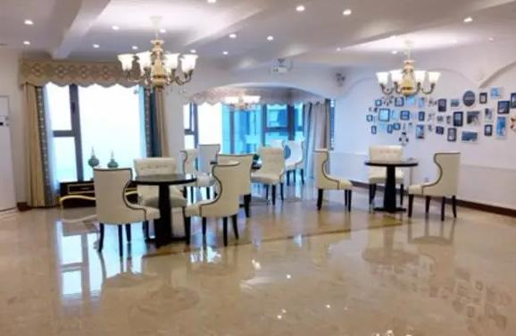 長(zhǎng)沙拉芙麗醫(yī)療美容門診部_休息區(qū)