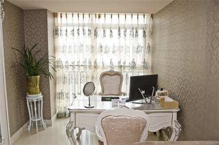 長春應(yīng)隆醫(yī)療美容整形診所_咨詢室