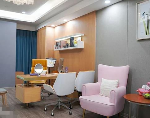 云南省郵電醫(yī)院博遠激光醫(yī)學(xué)整形美容科