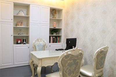 岳陽(yáng)普瑞緹醫(yī)療美容門診部_咨詢室