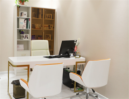 營口朗悅醫(yī)療美容門診部_咨詢室