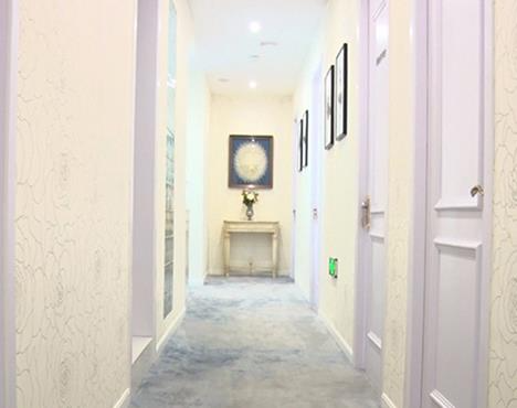 鹽城美芭美學(xué)醫(yī)療門診部_治療室走廊