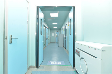 新疆醫(yī)科大學(xué)第一附屬醫(yī)院燒傷整形科_手術(shù)室走廊