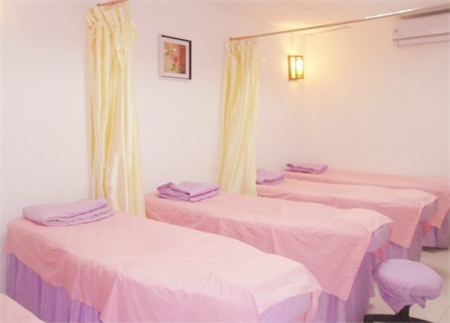 咸陽(yáng)彩虹醫(yī)院整形美容科_皮膚治療室