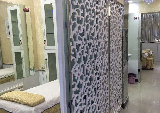 西安張小梅醫(yī)療美容診所_spa室