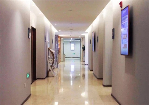蕪湖新偶像蔻薇醫(yī)療美容門診部_走廊