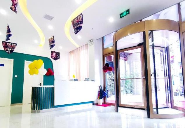 濰坊臻美醫(yī)療美容門診部_醫(yī)院大門