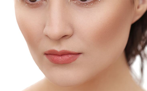 豐下巴術(shù)后會(huì)不會(huì)影響到臉部表情?假體墊下巴后要注意什么?