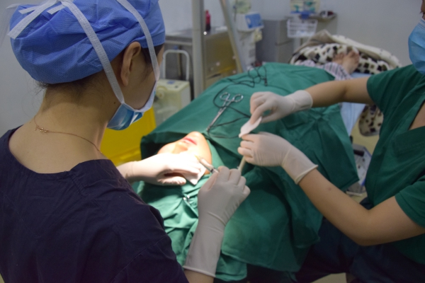 雙眼皮修復手術