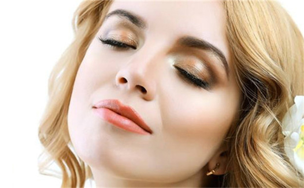 自體脂肪填充后忌諱什么？自體脂肪填充面部多久恢復(fù)自然？