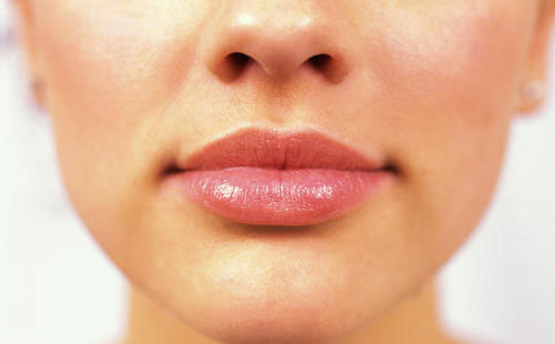 酒鼻槽因?yàn)槭裁匆鸬?？酒鼻槽怎么辦才能好？